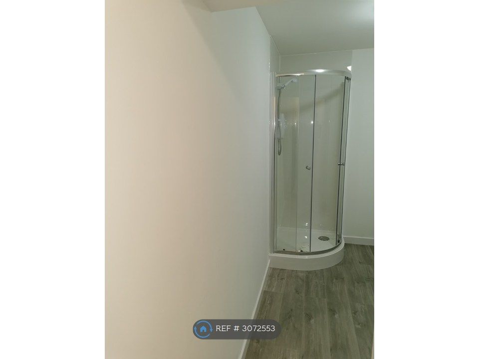 Property photo 3 of 5 Shower