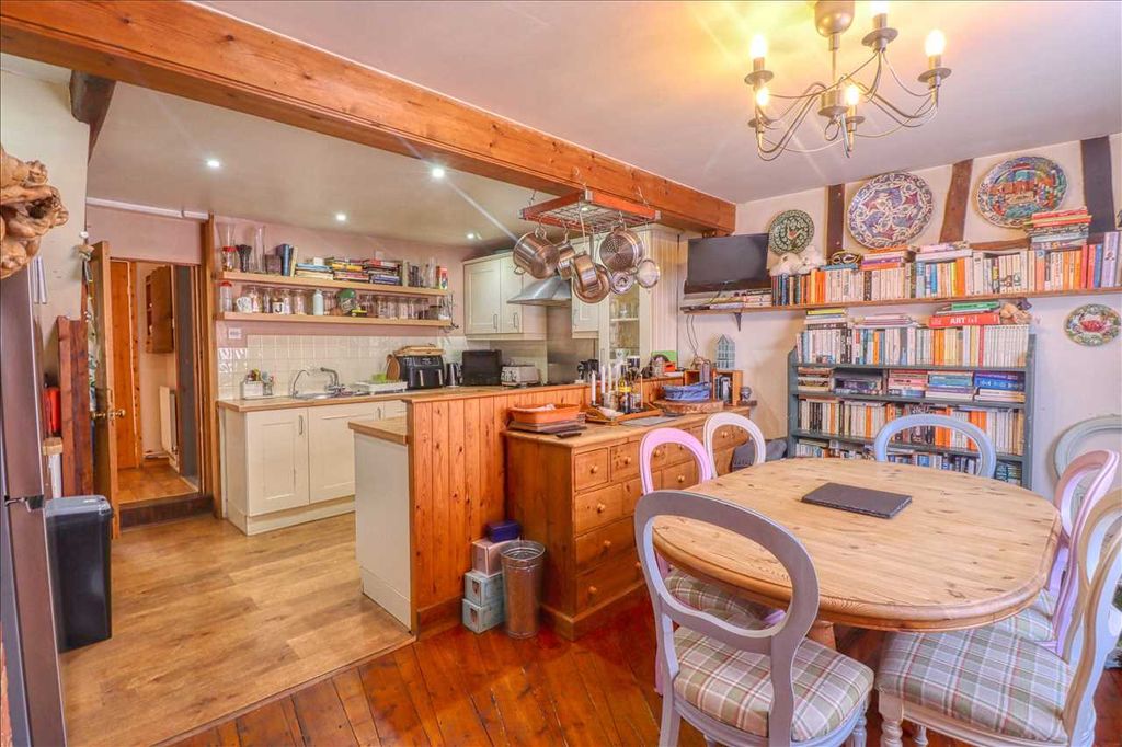 Property photo 2 of 24 Kitchen/Diner