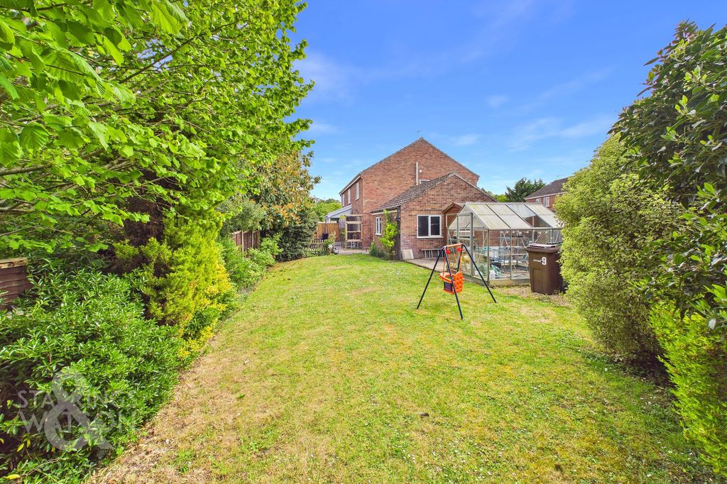 Property photo 2 of 16
