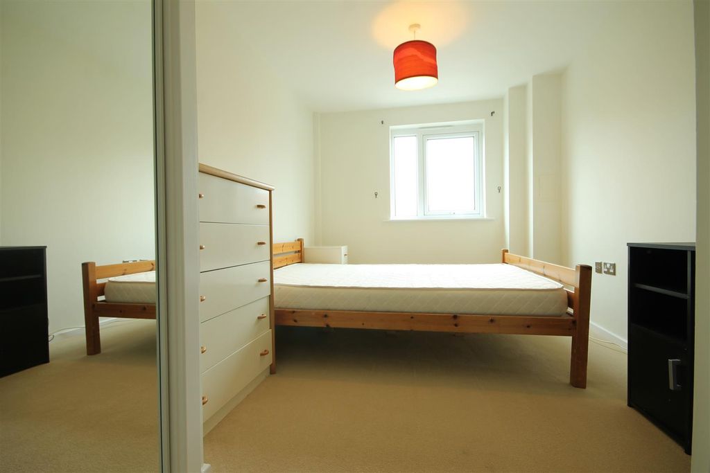 Property photo 3 of 7 Bedroom One