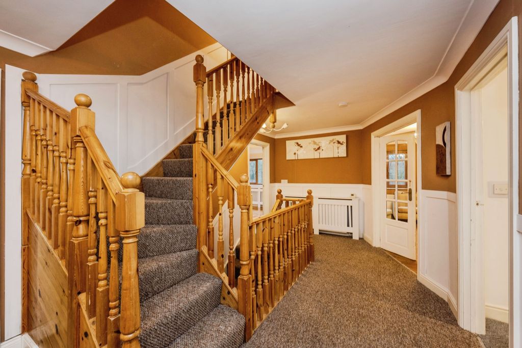 Property photo 3 of 11 Balcony