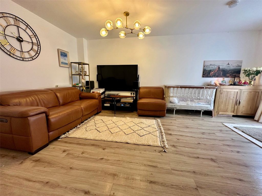 Property photo 3 of 14 Picture No. 50