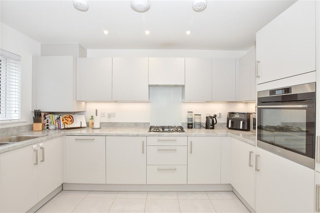 Property photo 2 of 13 Kitchen