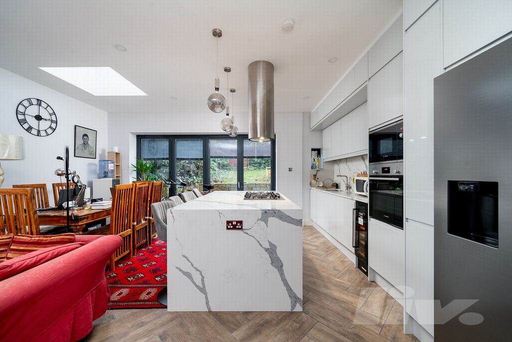 Property photo 3 of 23 Photo 4