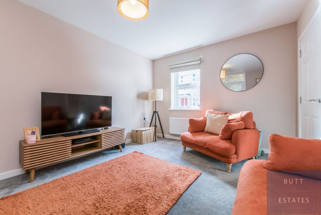 Property photo 2 of 13