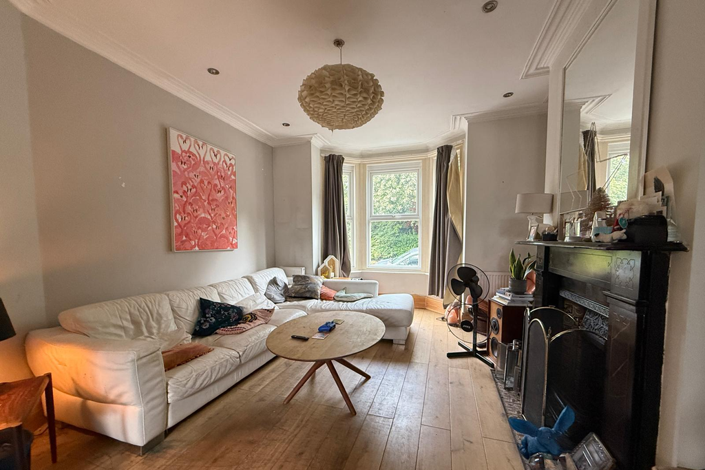 Property photo 2 of 11