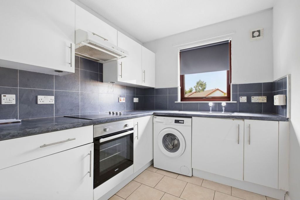 Property photo 3 of 18