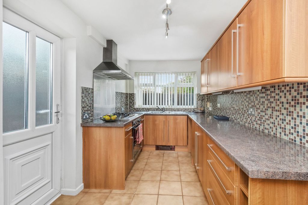 Property photo 3 of 26