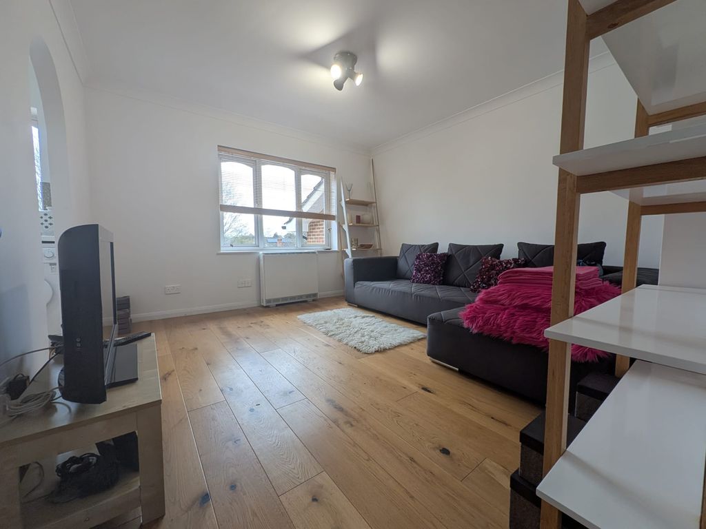 Property photo 1 of 7 Photo