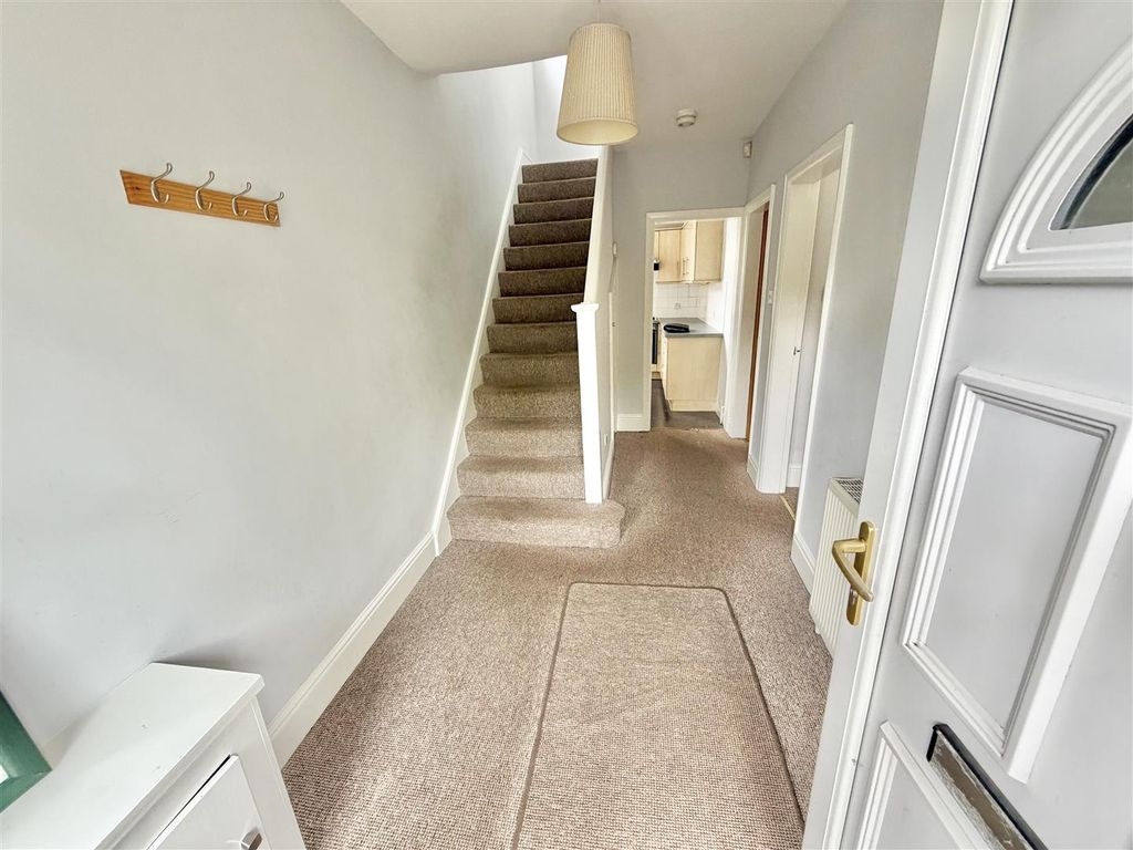 Property photo 2 of 25 Entrance Hall