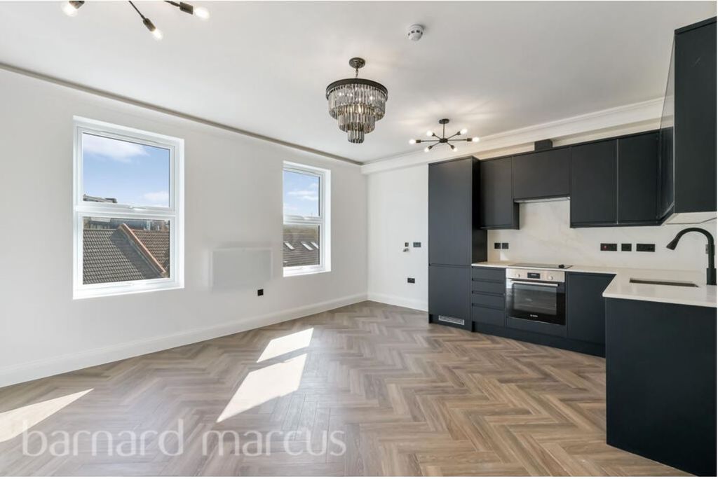 Property photo 3 of 12 1
