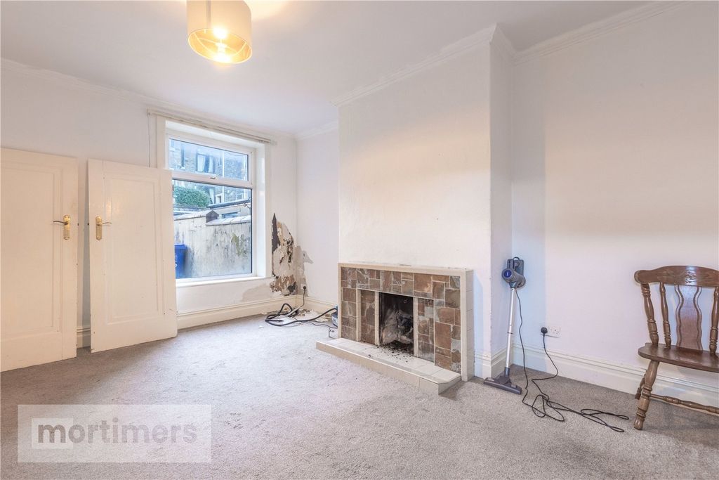 Property photo 2 of 18 Dining Room