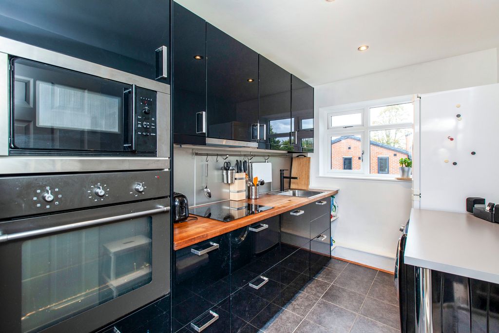 Property photo 1 of 7 Kitchen.Jpg