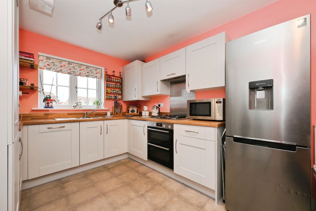 Property photo 3 of 17