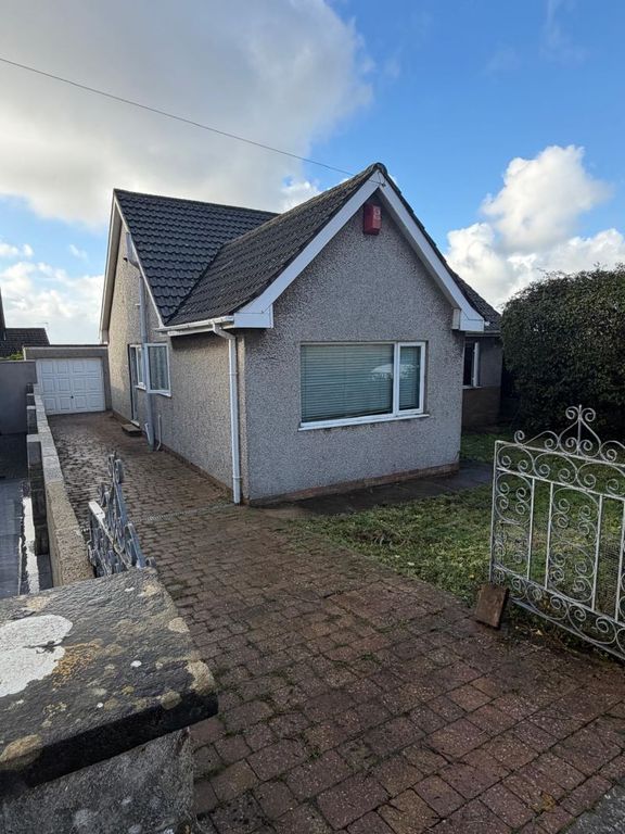 Property photo 2 of 12