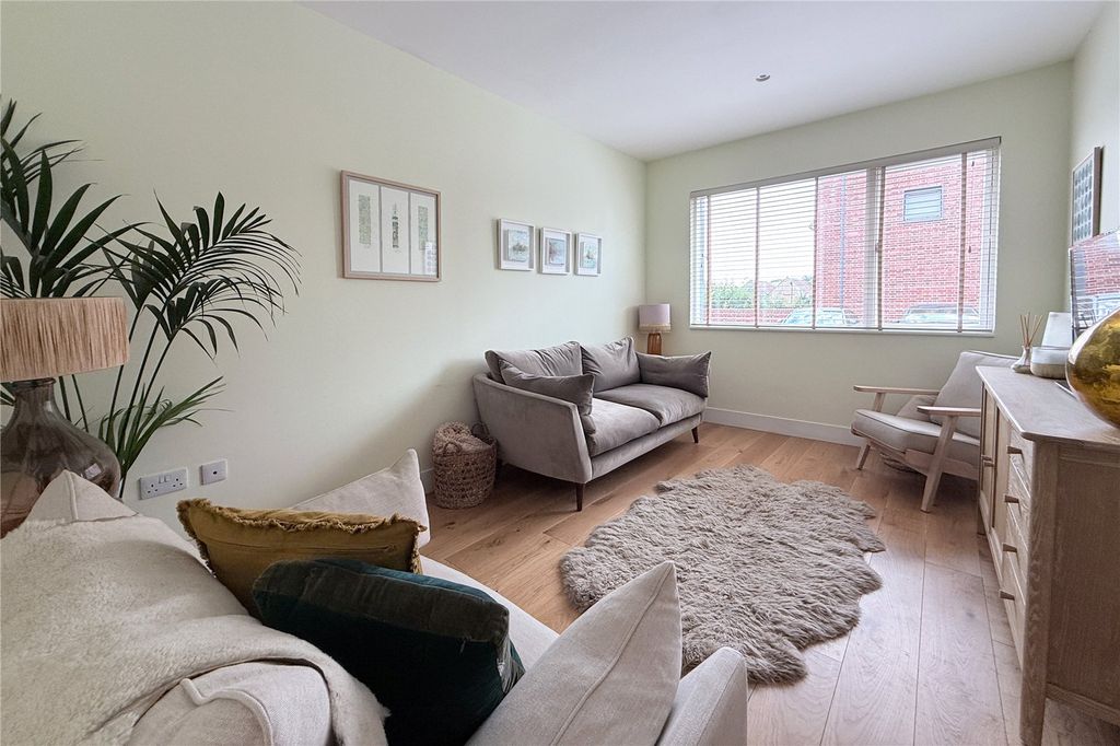 Property photo 2 of 17 Picture No. 08