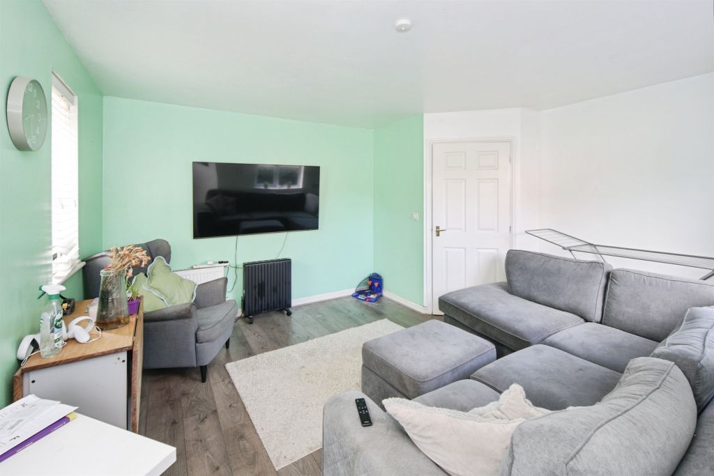 Property photo 2 of 8
