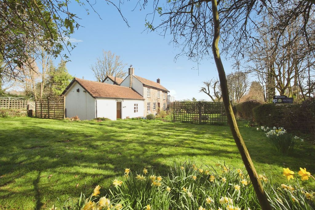 Property photo 3 of 41