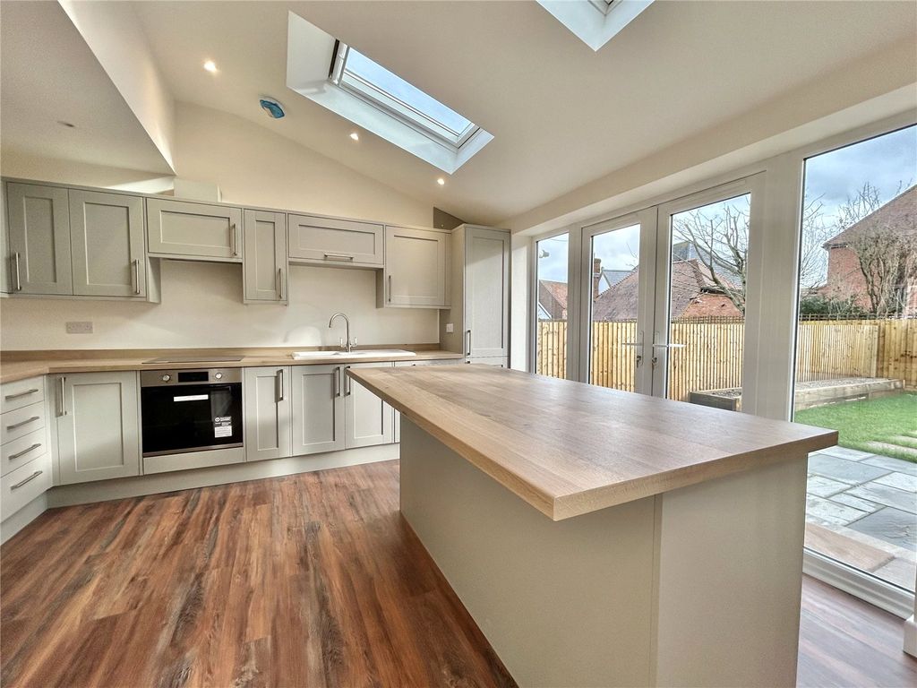 Property photo 3 of 7 Picture No. 06