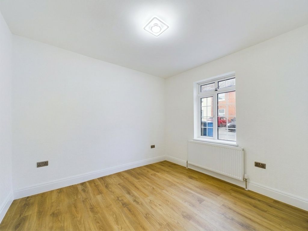 Property photo 2 of 9 Picture No. 16