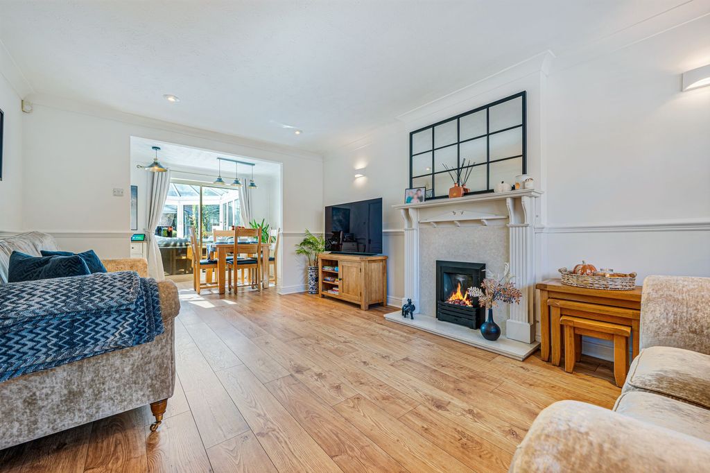 Property photo 2 of 34