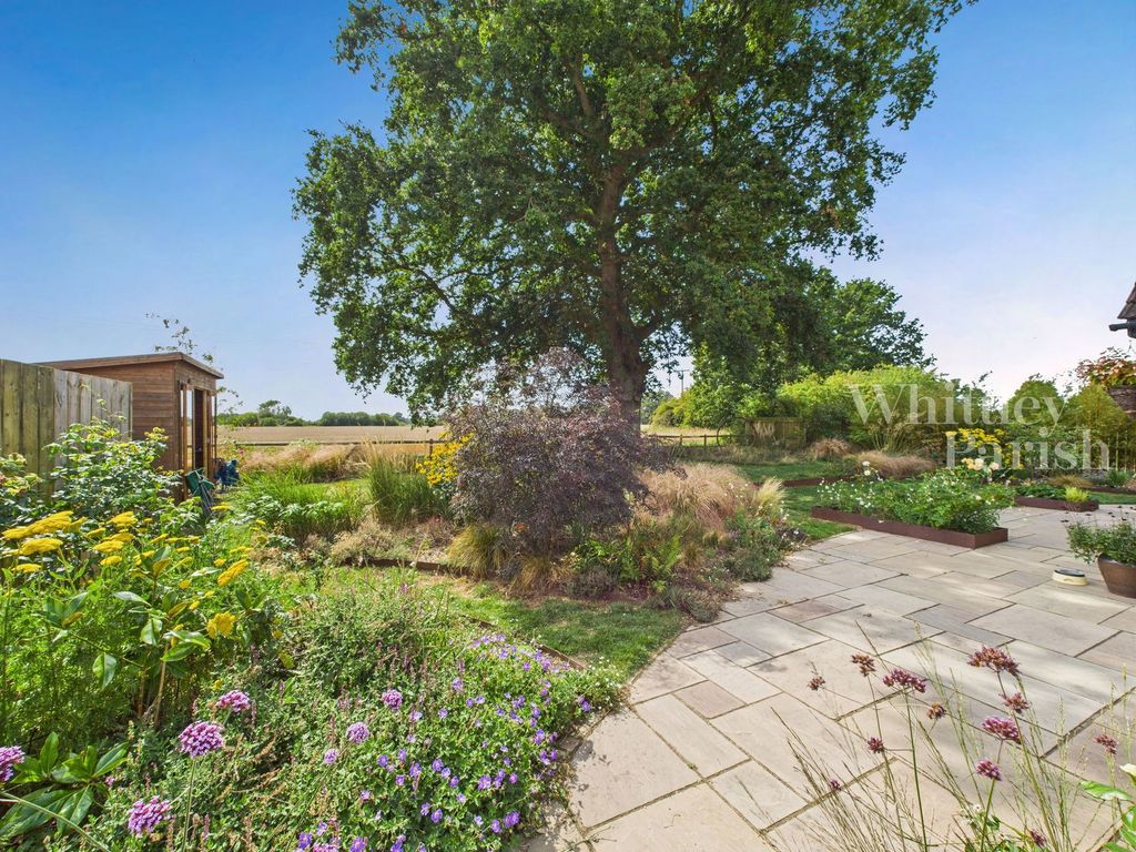 Property photo 2 of 35