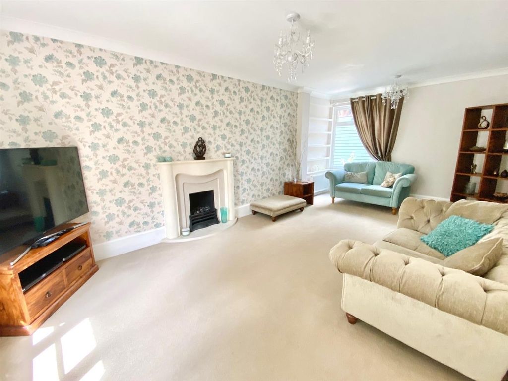 Property photo 3 of 46 Main Lounge.Jpg