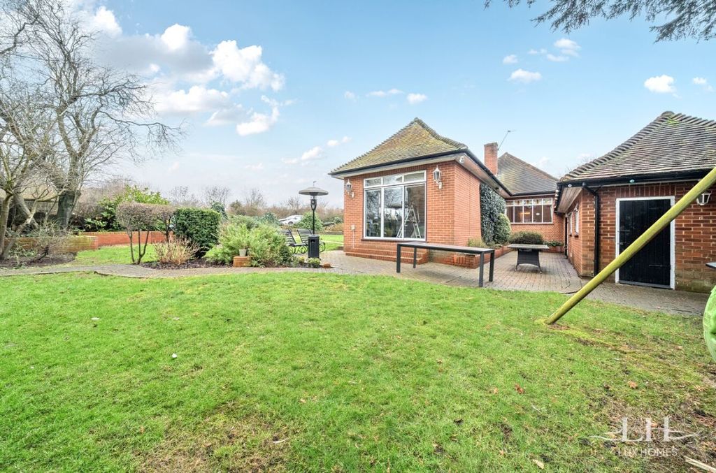 Property photo 3 of 21