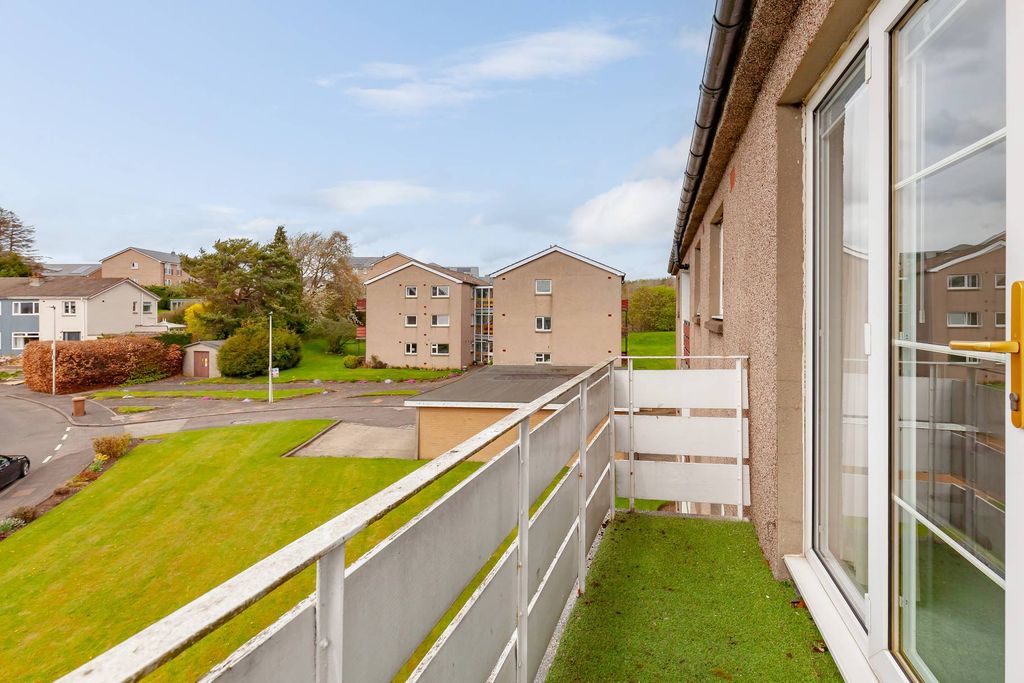 Additional image 6 of 2 bed flat for sale36/5 West Craigs Crescent, Edinburgh EH12
