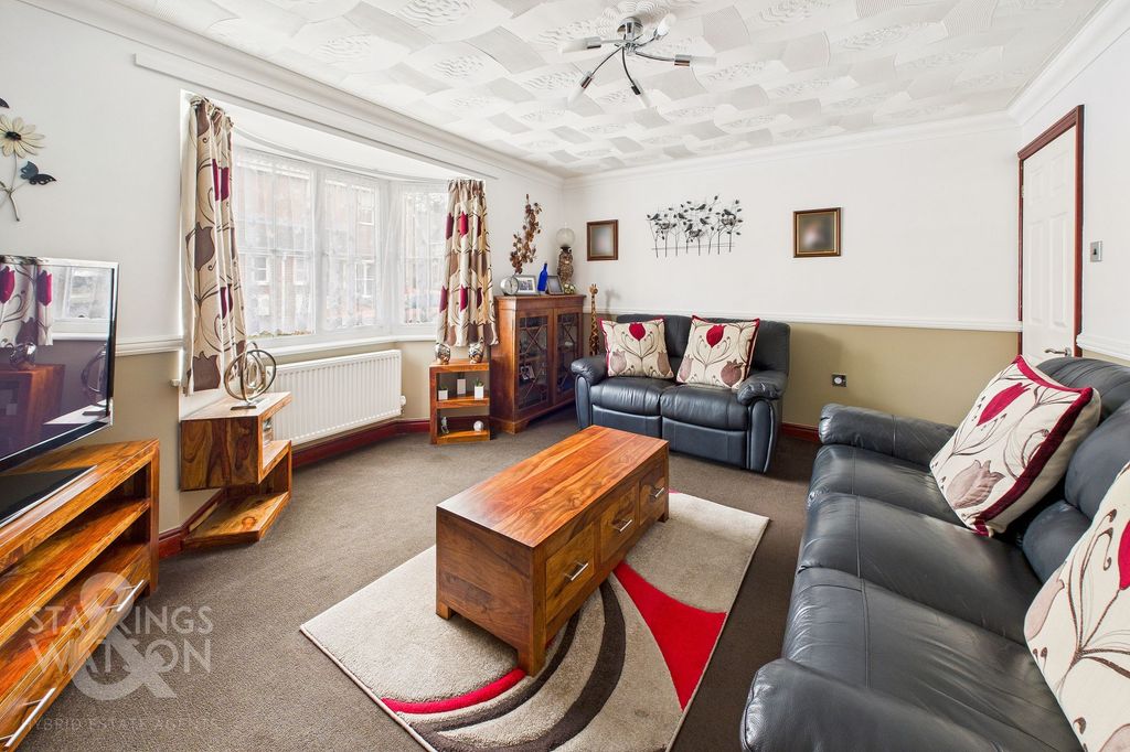 Property photo 2 of 24