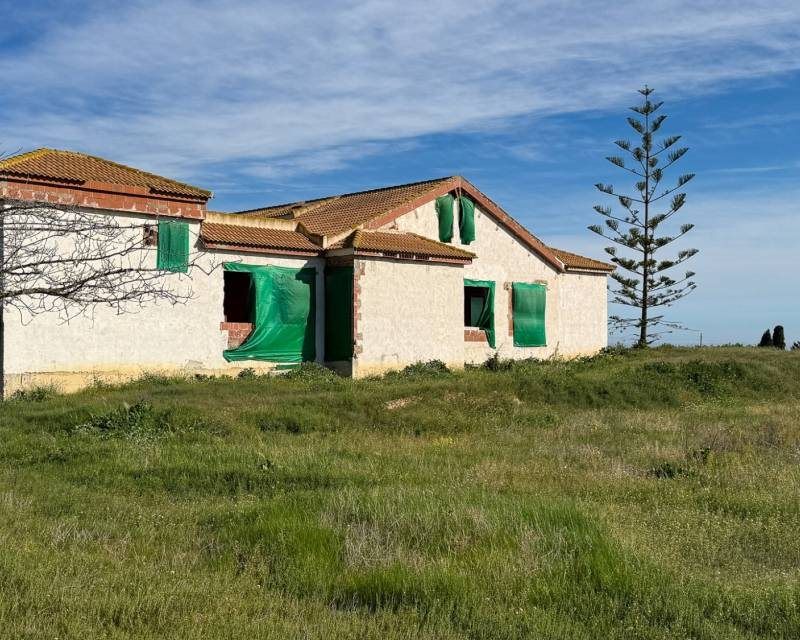 Property photo 1 of 27