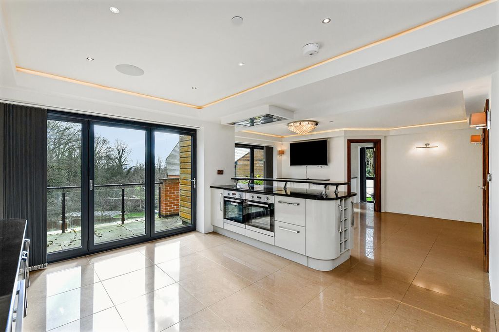 Property photo 2 of 37 Kitchen