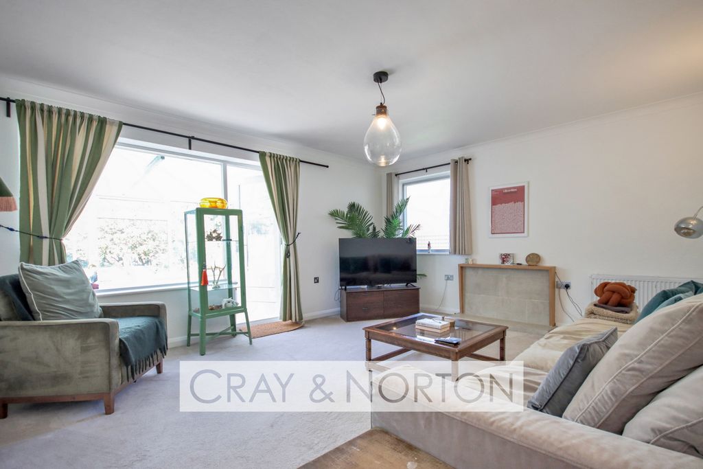 Property photo 2 of 19 Photo 1