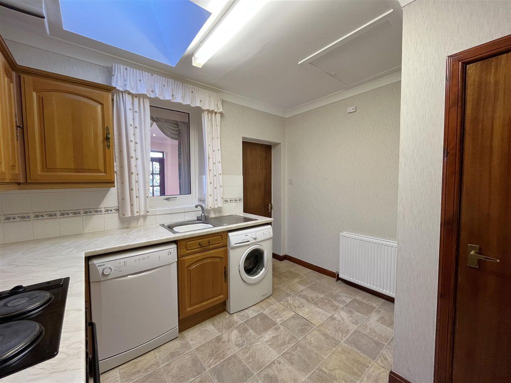 Property photo 2 of 16 Kitchen