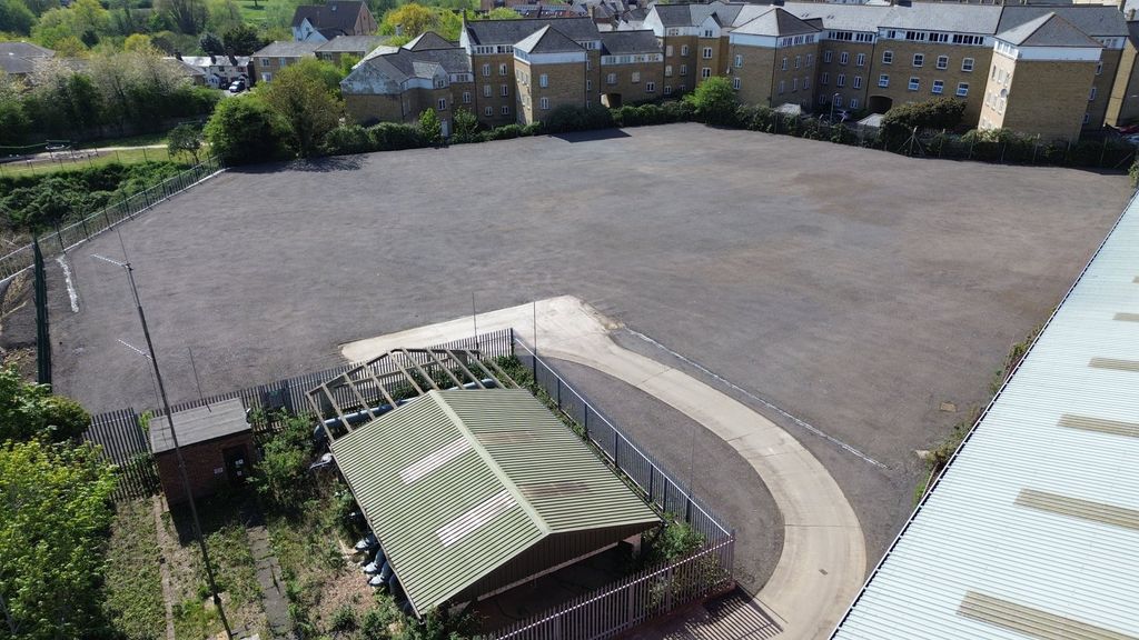 Property photo 3 of 4