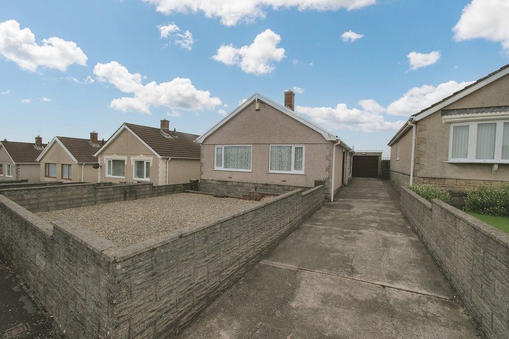 Property photo 1 of 21