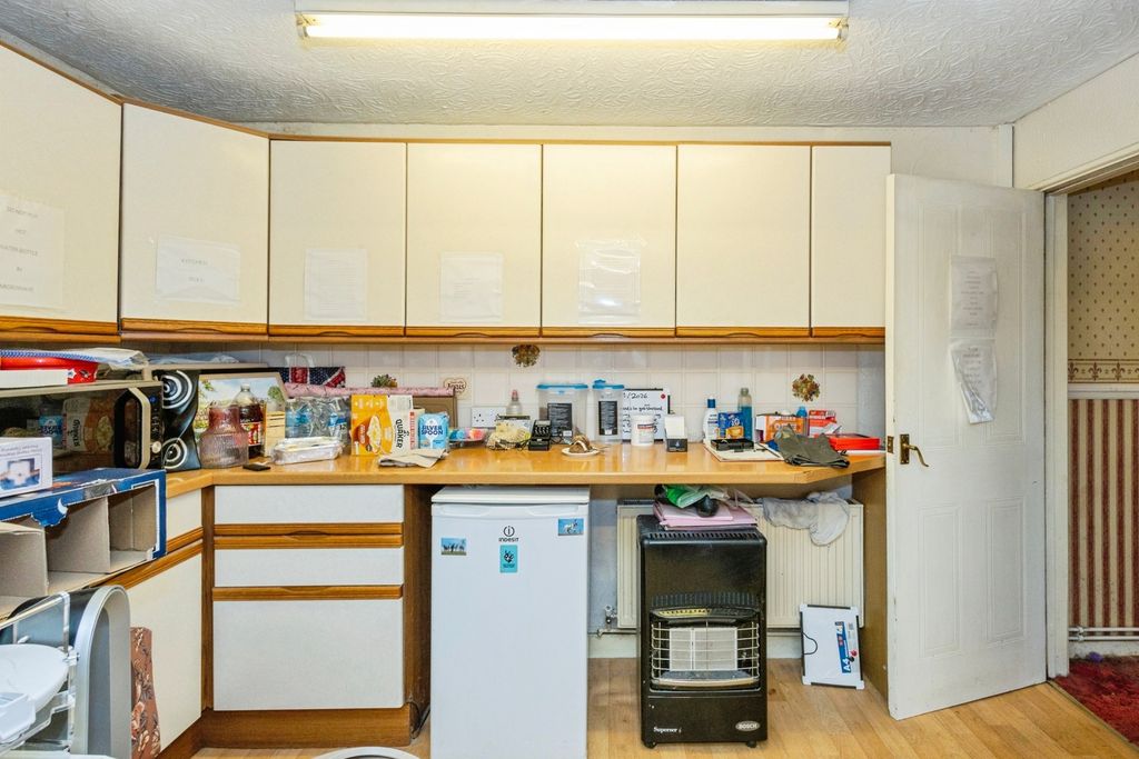Property photo 3 of 17 Pbox-Img.Jpg