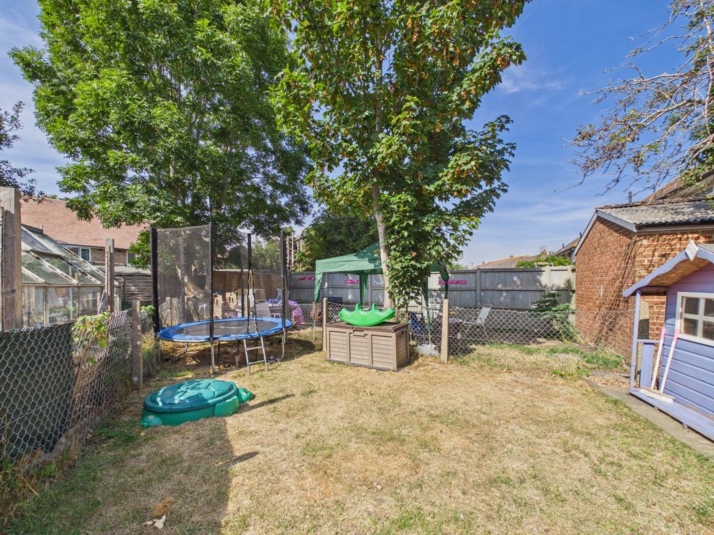 Property photo 2 of 13 Cam03519G0-Pr0587-Still001