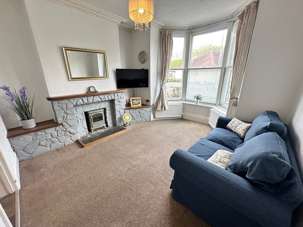 Property photo 2 of 22