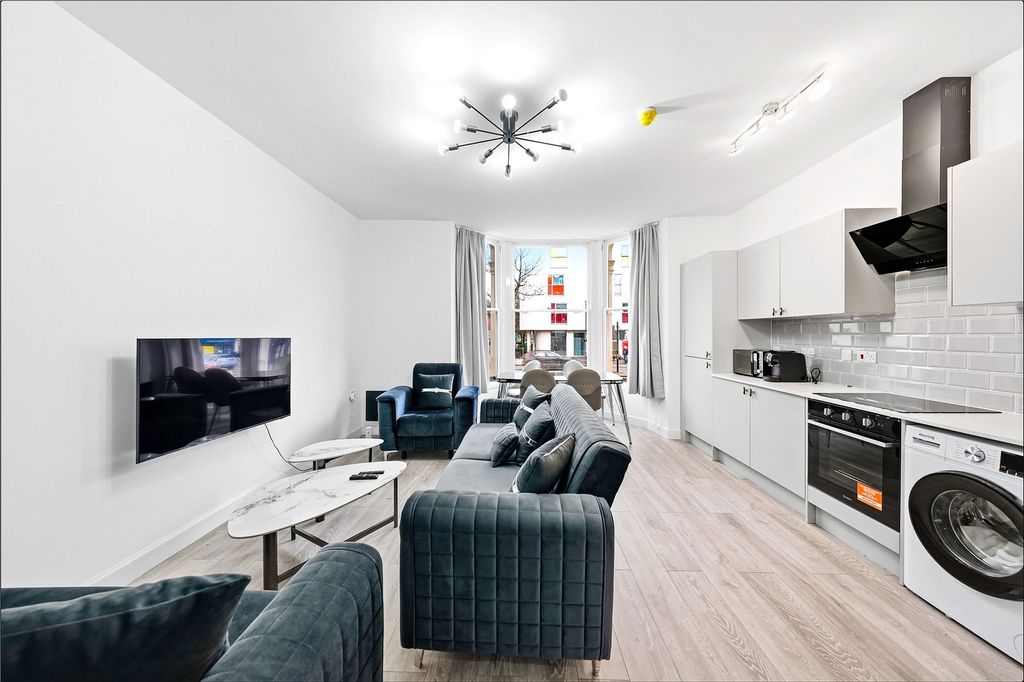 Property photo 1 of 9 Picture No. 16