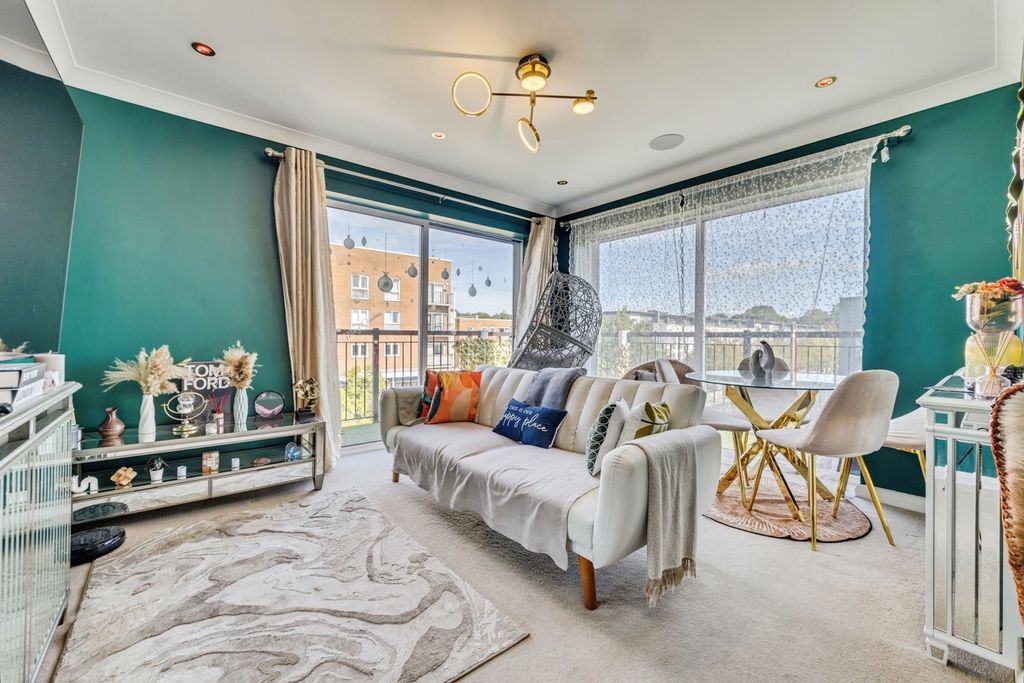 Property photo 1 of 13 Pbox-Img.Jpg