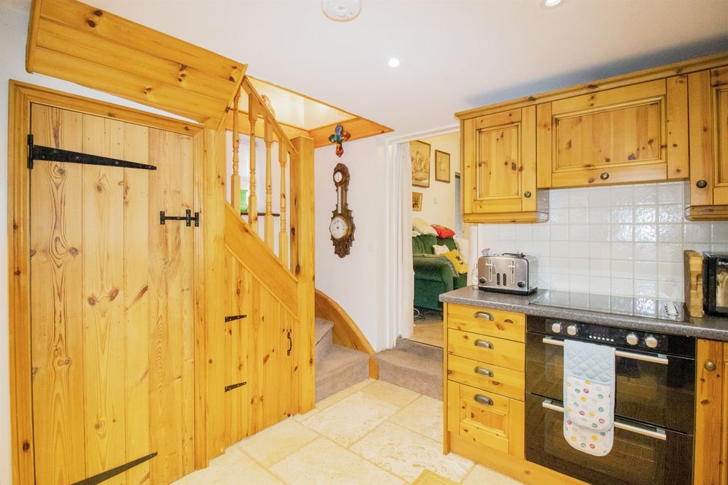 Property photo 3 of 16