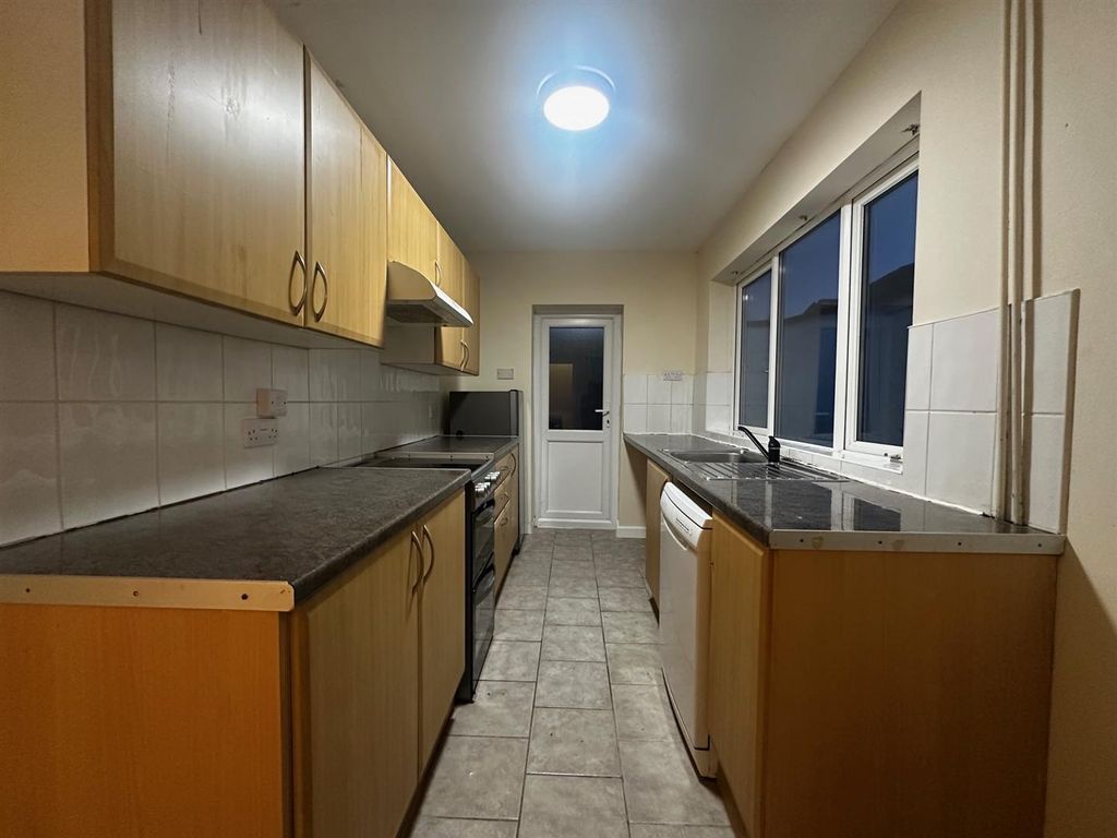 Property photo 2 of 10 Img_1060.Jpg