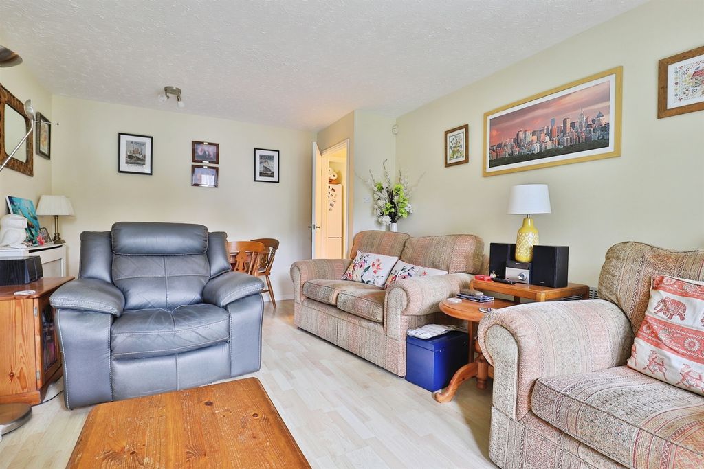 Property photo 3 of 17