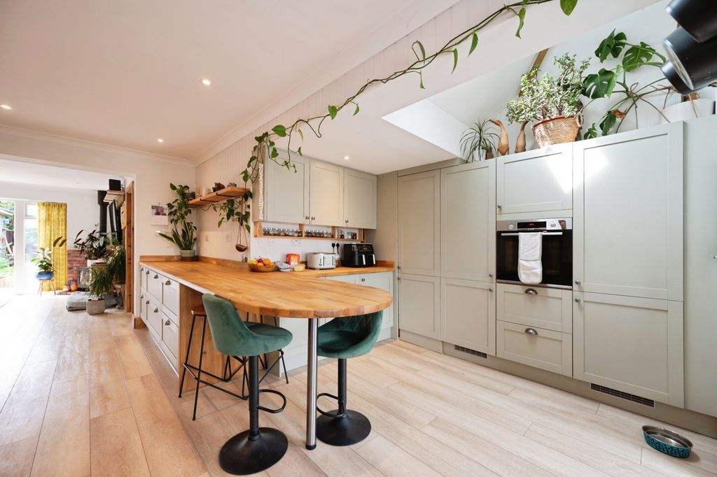Property photo 2 of 19 Pbox-Img.Jpg
