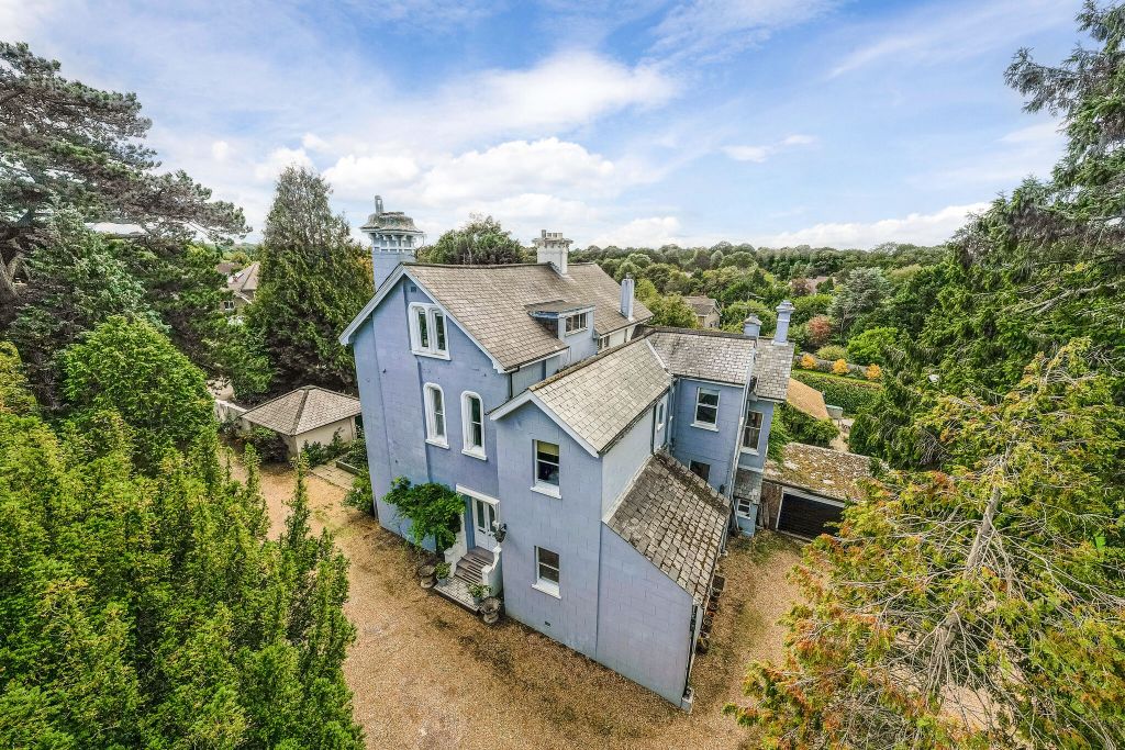 Property photo 1 of 20