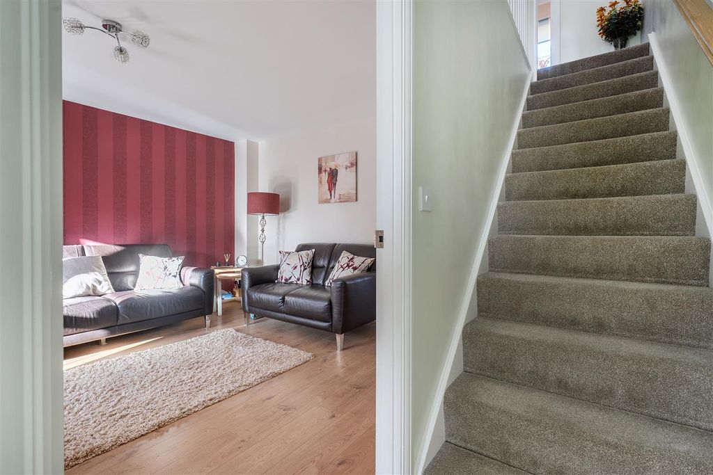 Property photo 3 of 20 1407899-11-69835d06Cac0A.Jpg