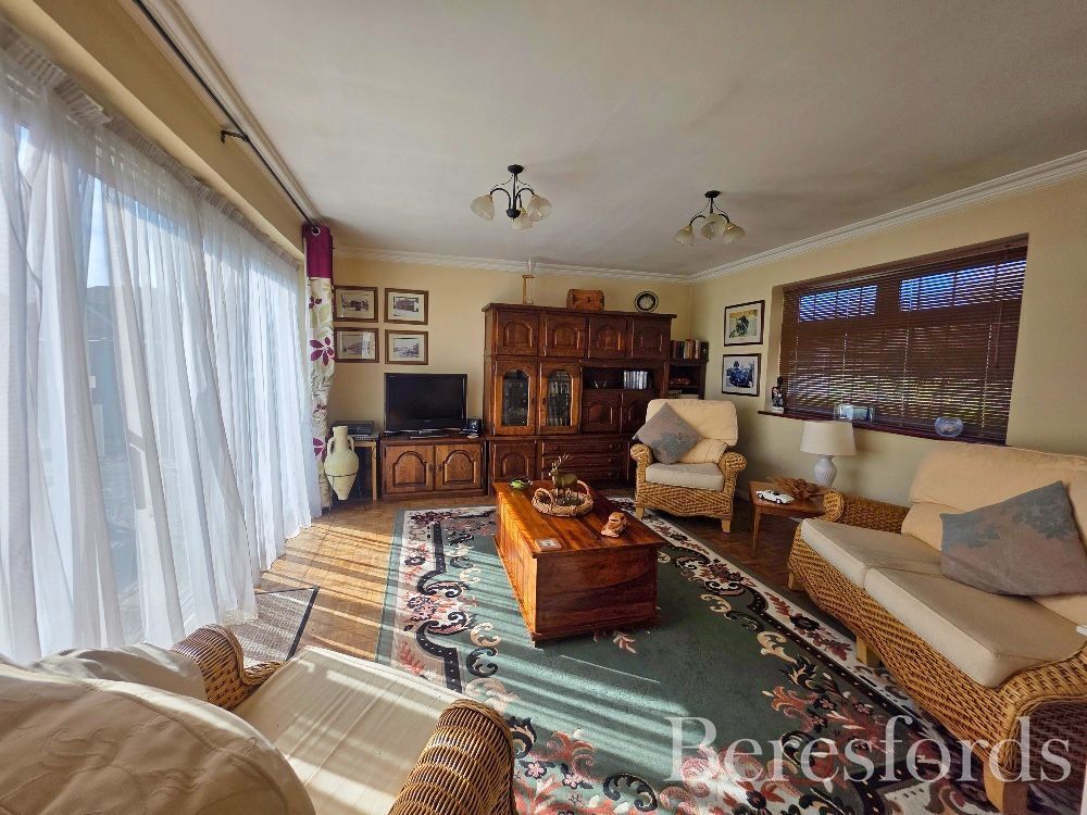 Property photo 3 of 27 Picture No. 11