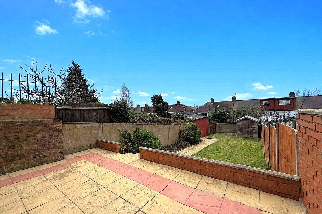 Property photo 2 of 16