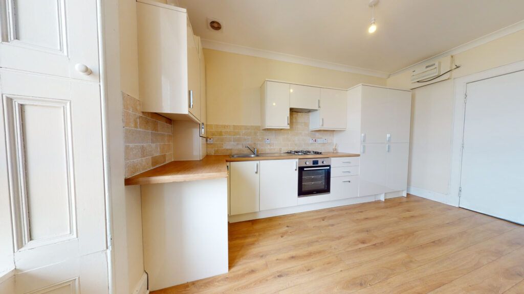 Property photo 3 of 30